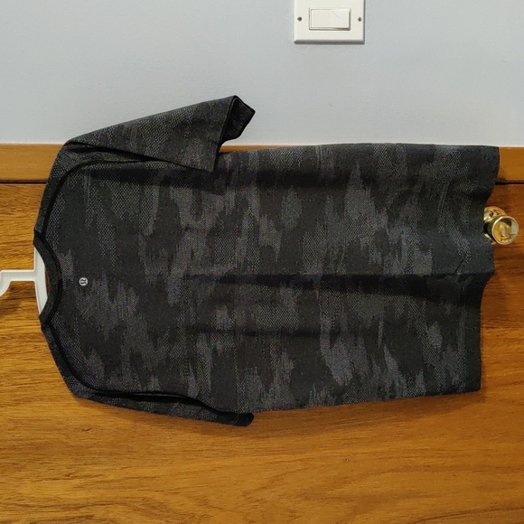 Lululemon metal vent - Picture 2 of 3